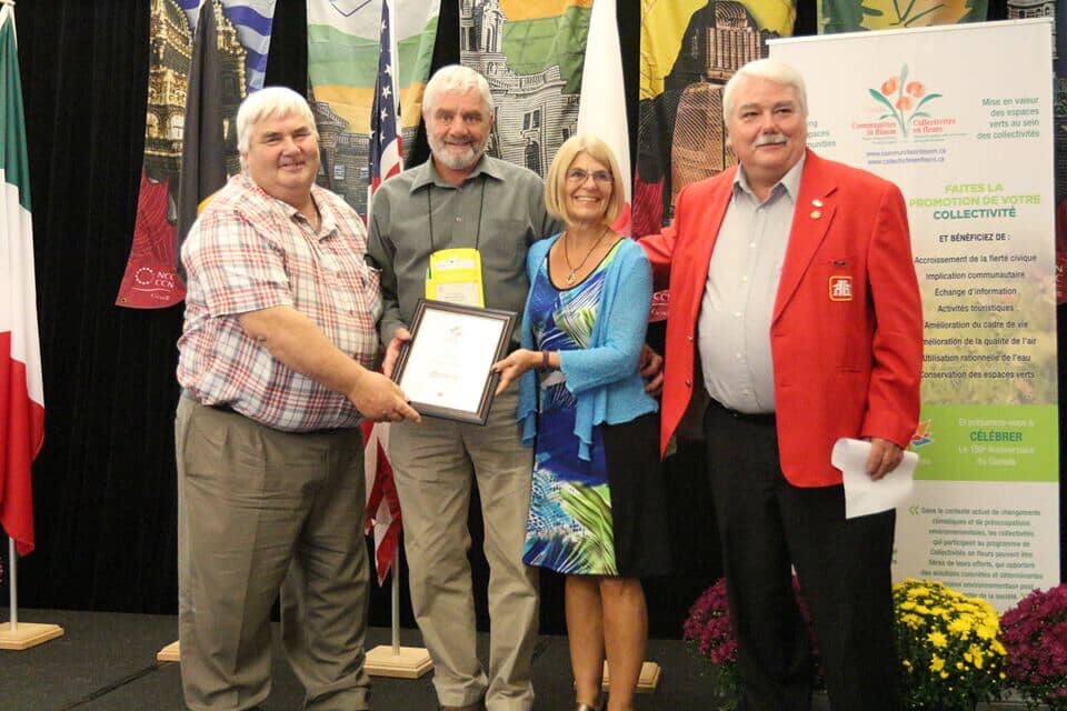 Home Hardware Honours Communities in Bloom Recipients with Outstanding Achievement Awards