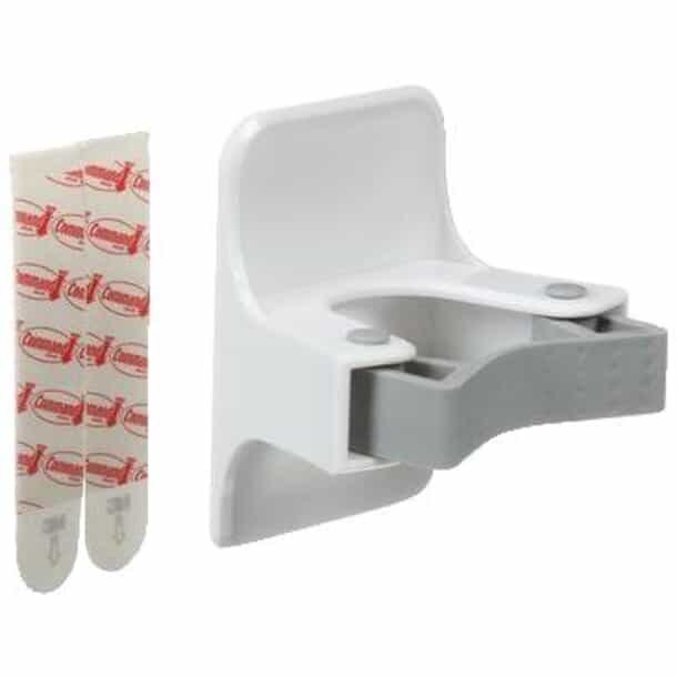 COMMAND Broom Clip, for Wall With Adhesive Strips Home Hardware - Main Image