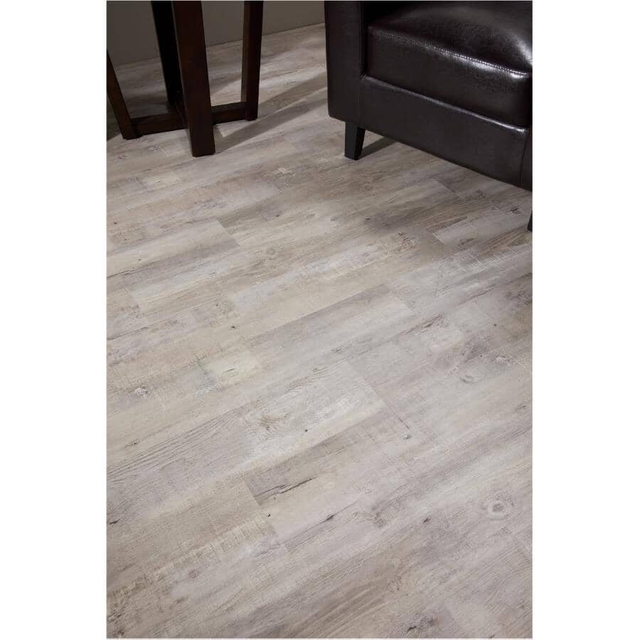 QUALITY CRAFT 24 sq. ft. 6" x 36" 10mm Mont Blanc Press & Go Expresso ...