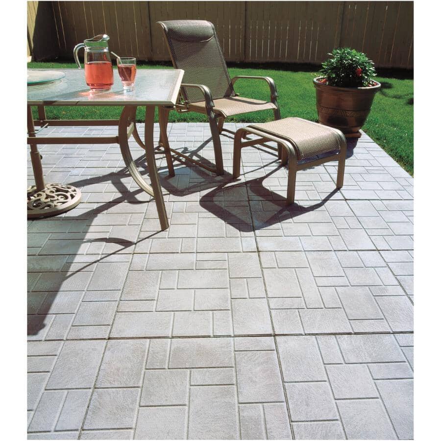 BROOKLIN CONCRETE 24" x 24" Natural Brick Patio Stone | Home Hardware
