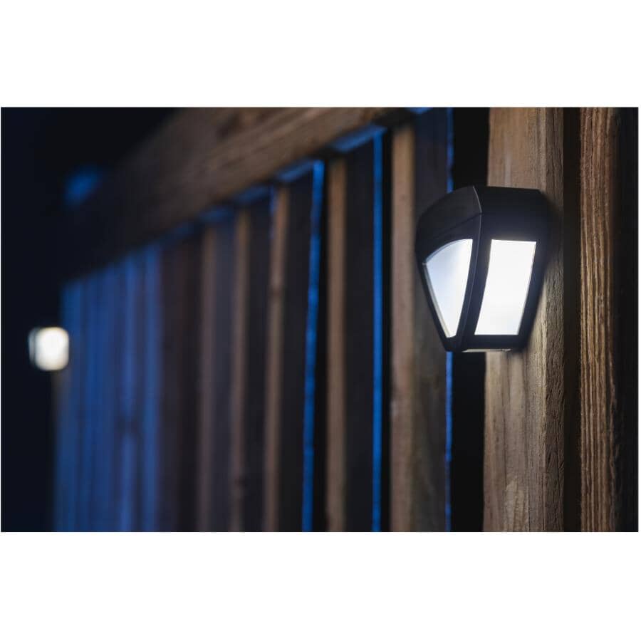 MOONRAYS Solar Triangular Wedge Light | Home Hardware