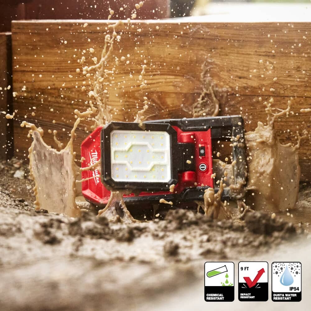 M18 Rover MILWAUKEE M18 ROVER Clamping Flood Light | Home Hardware