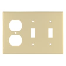 Plaque En Plastique Pour Trois Interrupteurs à Bascule, Brun Eaton | Home Hardware