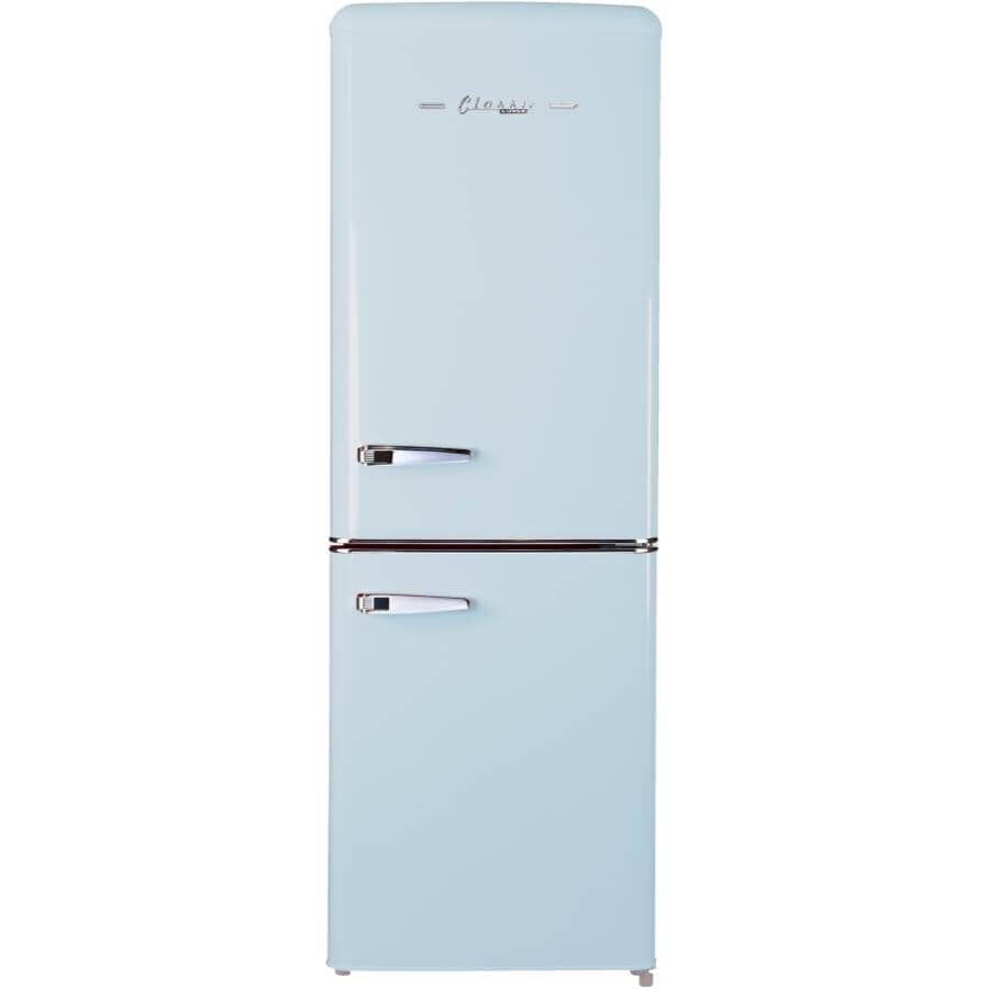 UNIQUE APPLIANCES:21.6" 7 cu. ft. Classic Retro Bottom Freezer Refrigerator (UGP-215L LB AC) - Powder Blue