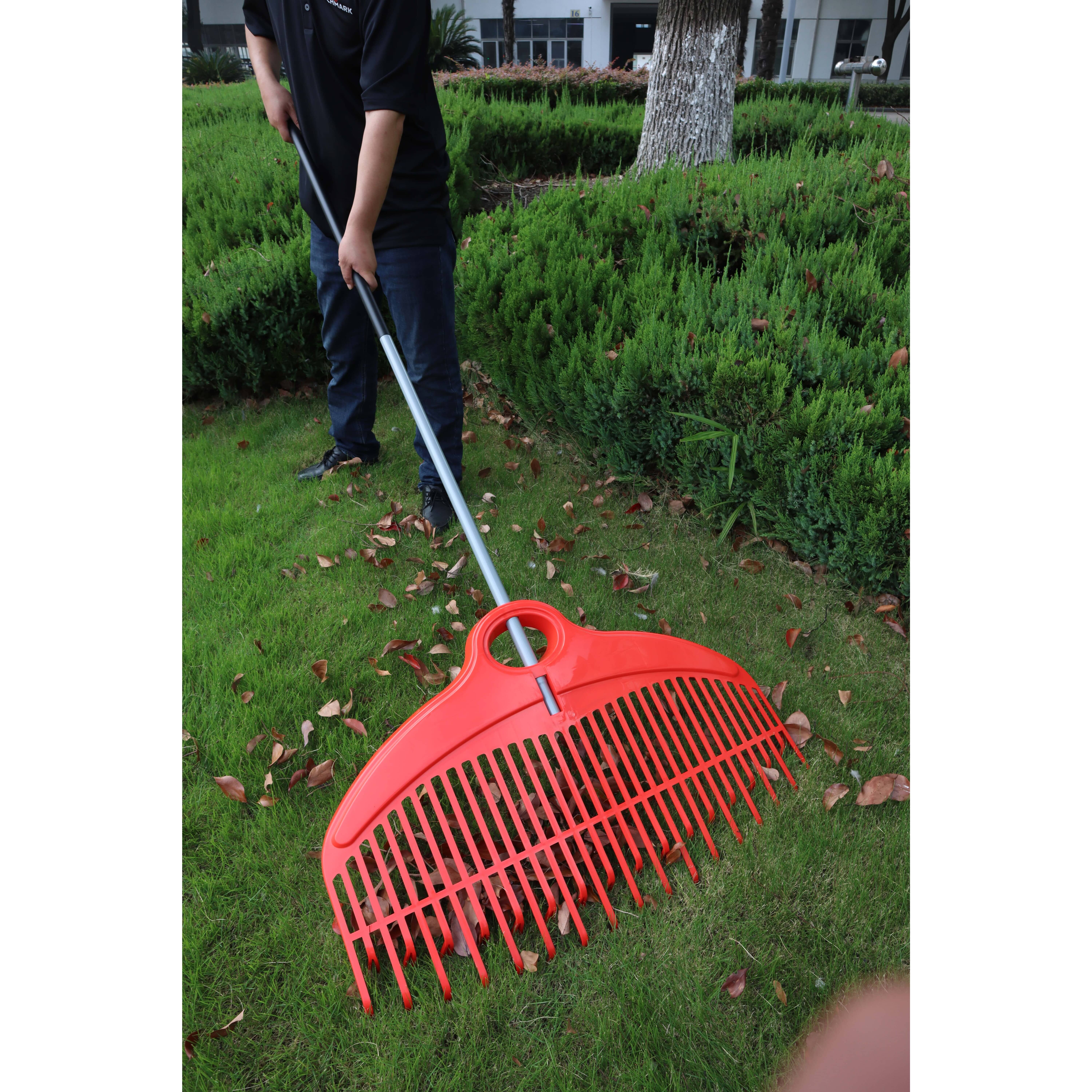 BENCHMARK 33 Dual Grabbing Tines Extra Wide Rake with 70
