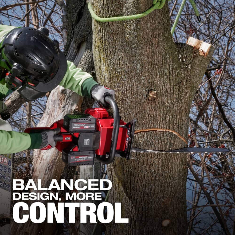 MILWAUKEE M18 FUEL 20" Dual Battery Chainsaw Kit | Home Hardware