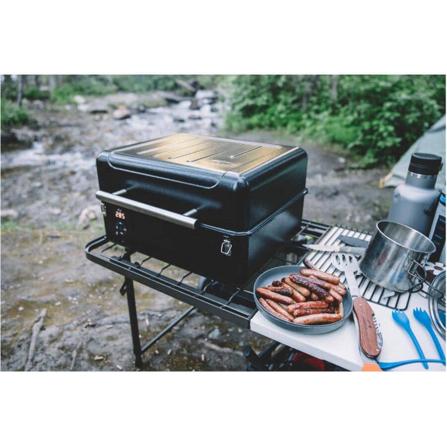 TRAEGER Ranger Pellet Grill & Smoker | Home Hardware