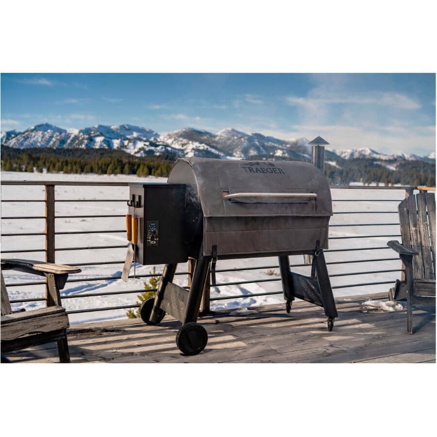 TRAEGER PRO34 BLUE 884 sq. in. 36,000BTU Pellet Barbecue | Home Hardware
